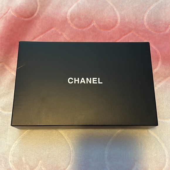 LAST ONE! Authentic Luxury CHANEL Makeup Bag — Super cute in black. - Picture 8 of 8